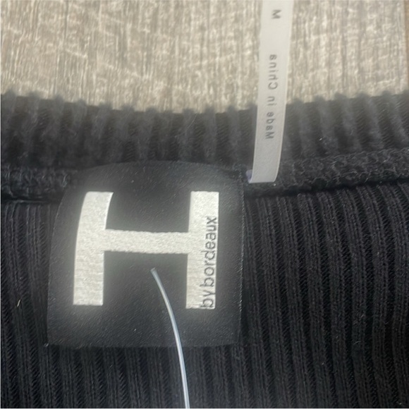 Heather By Bordeaux Size Medium Black Open Back Ribbed Sweater Top . - Picture 3 of 6